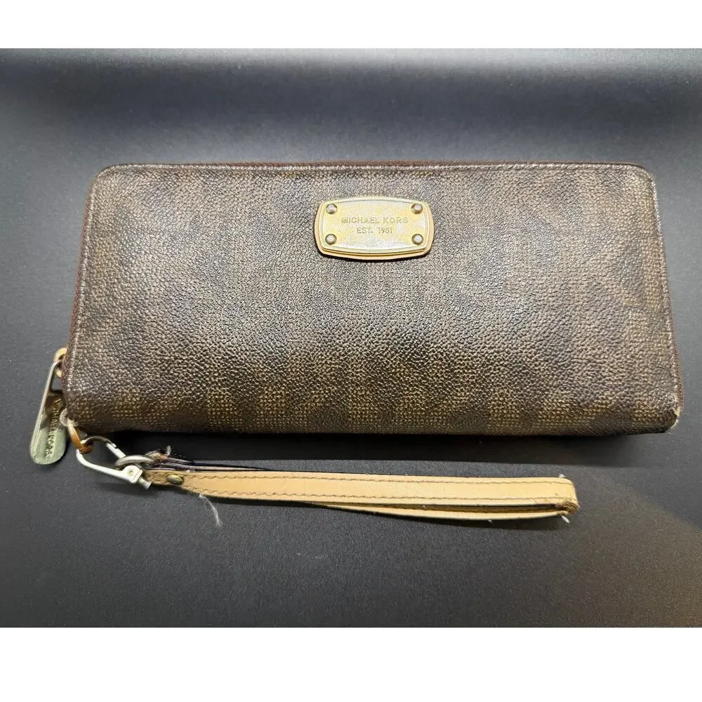 Michael Kors Jet Set Black Leather Continental Zip Around Wallet
